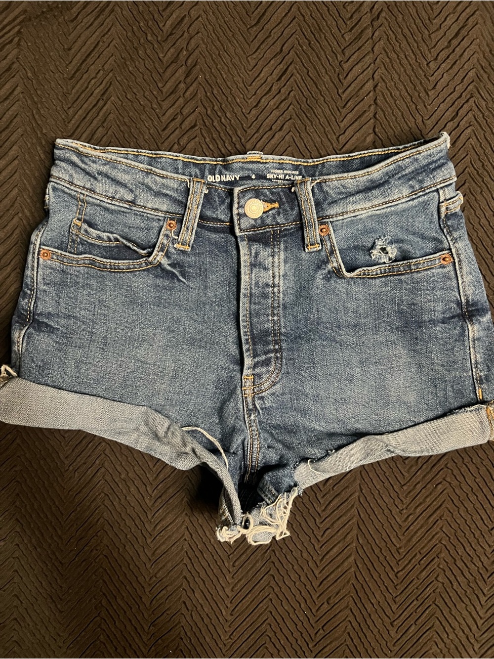 Old Navy Women's High Rise Blue Denim Rolled-Hem Shorts size 4